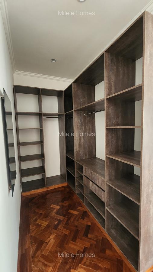 5 Bed Townhouse with En Suite at Njumbi Road - 17