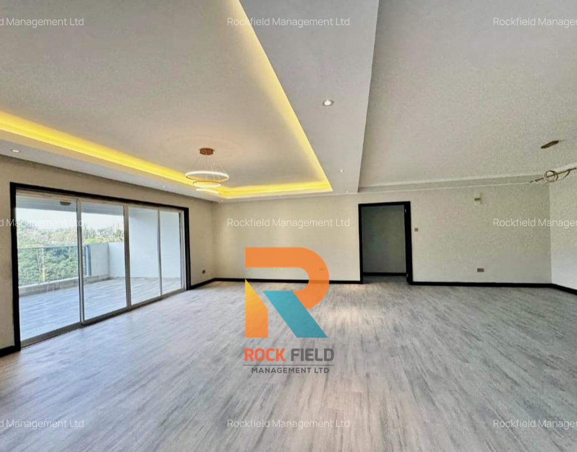 3 Bed Apartment with En Suite in Riverside - 10