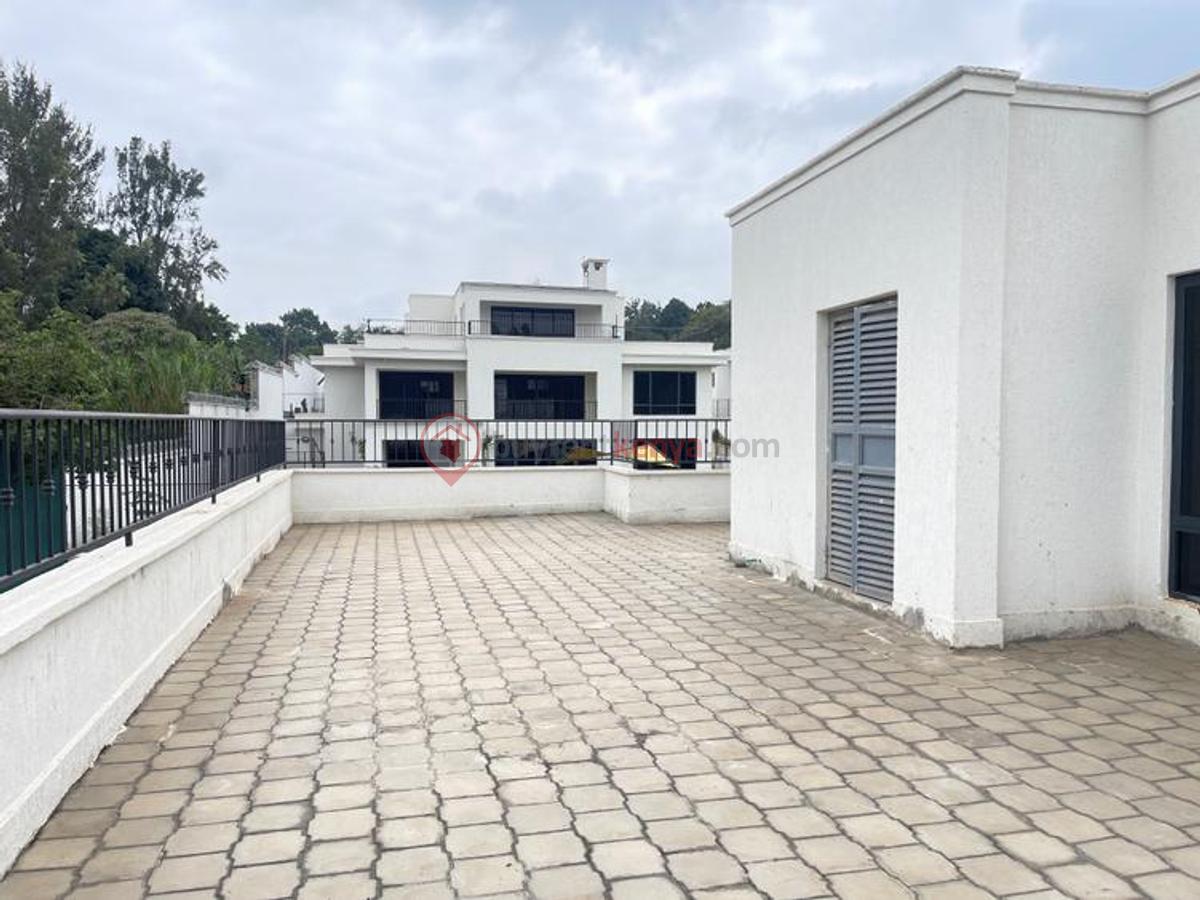 5 Bed Villa with En Suite in Loresho - 3