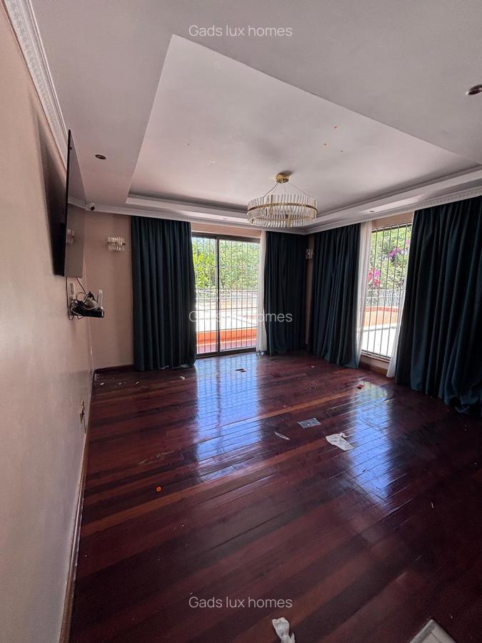5 Bed Villa with En Suite at Lavington - 8