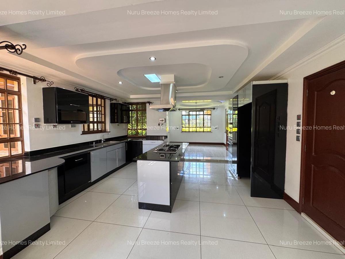 5 Bed House with En Suite in Runda - 9