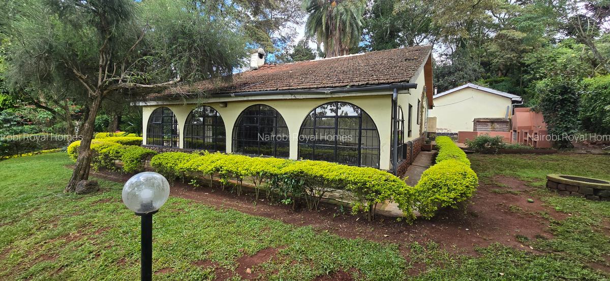 4 Bed House with En Suite at Loresho Road - 9