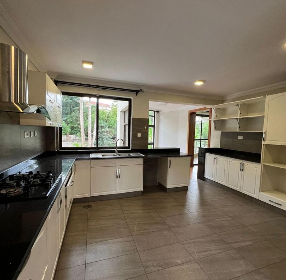 4 Bed Villa with En Suite in Lavington - 3