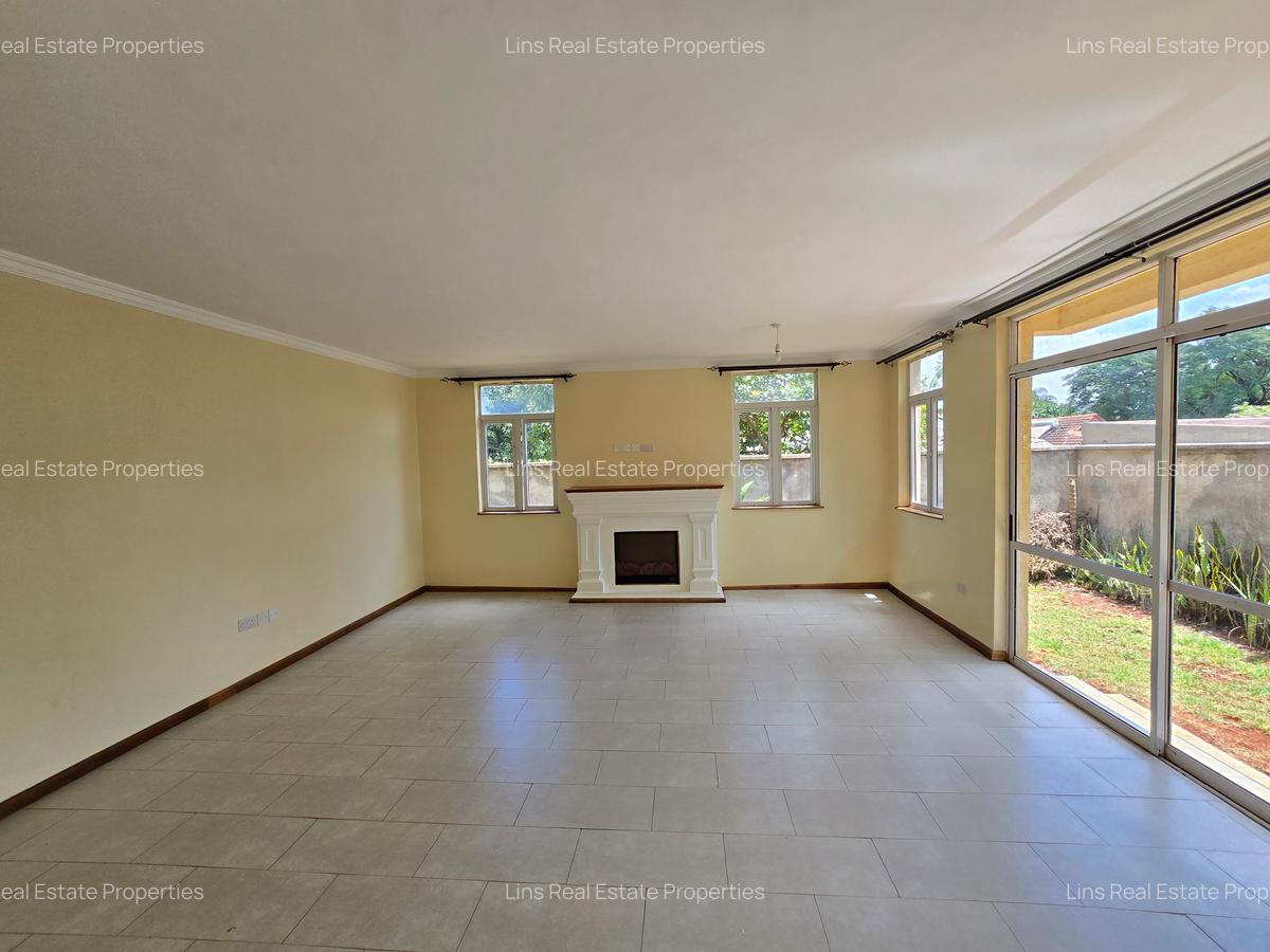 5 Bed Townhouse with En Suite in Kyuna - 4