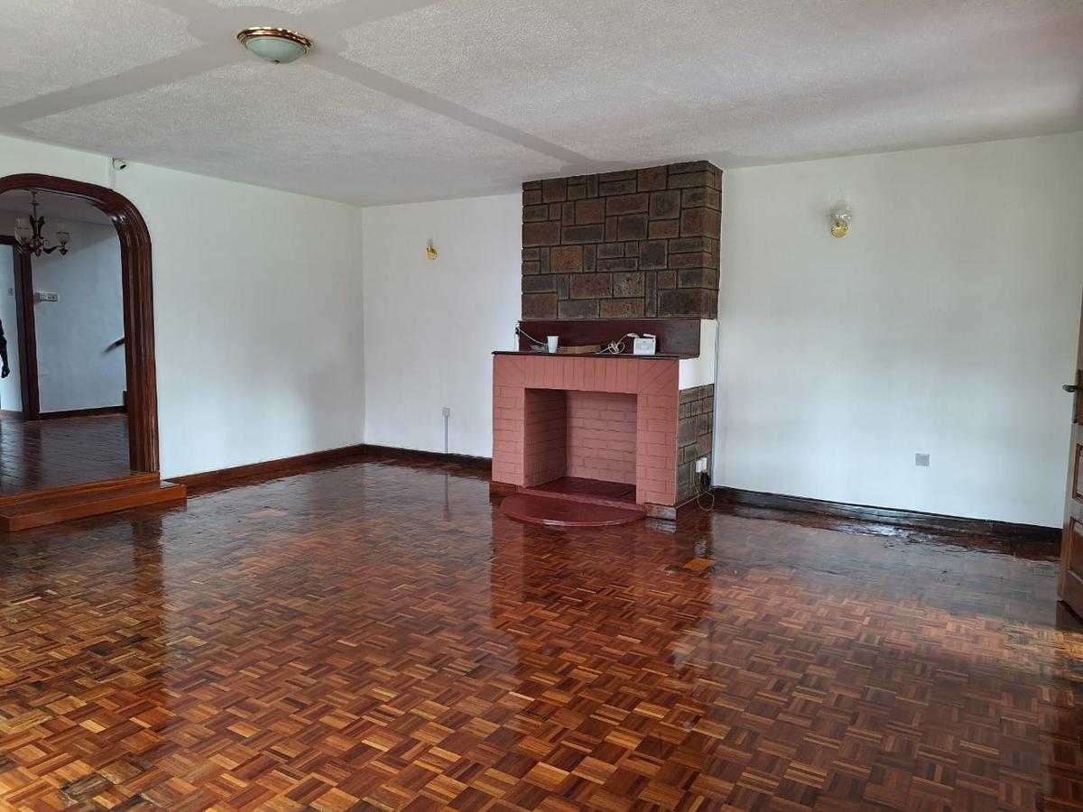 5 Bed House with En Suite in Runda - 8