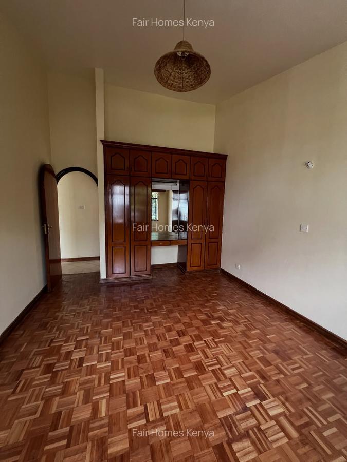 5 Bed Townhouse with En Suite at Riverside Drive - 7