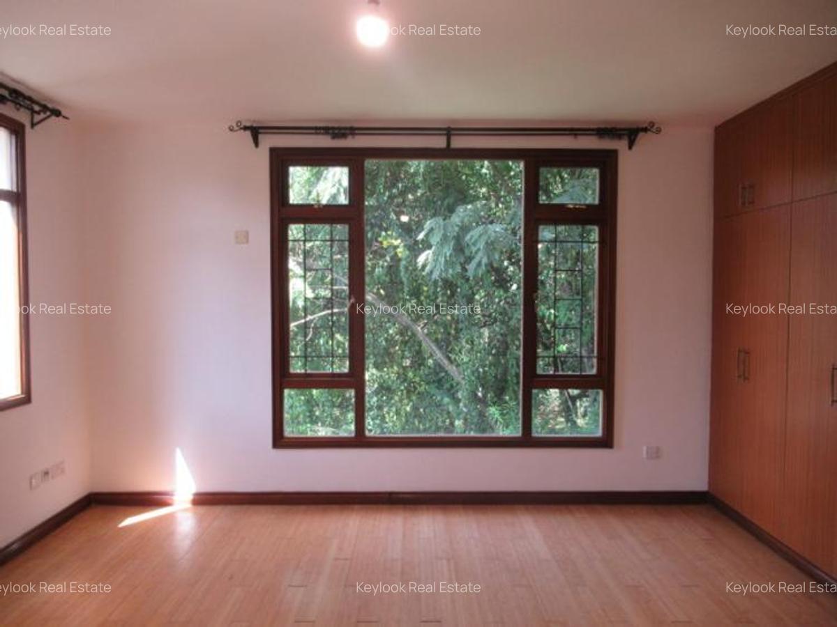 3 Bed Apartment with En Suite at Riverside Drive 009 - 8