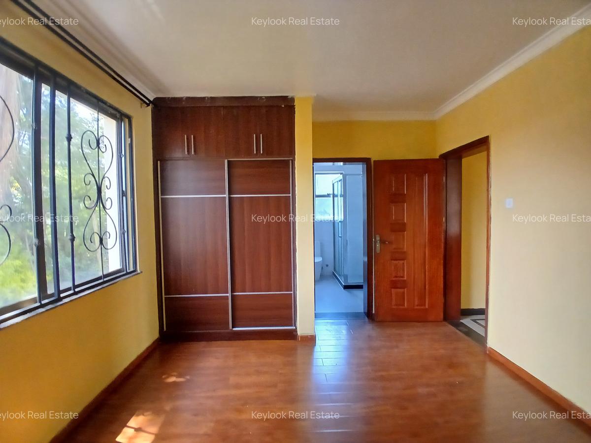 5 Bed Townhouse with En Suite at Lavington - 10