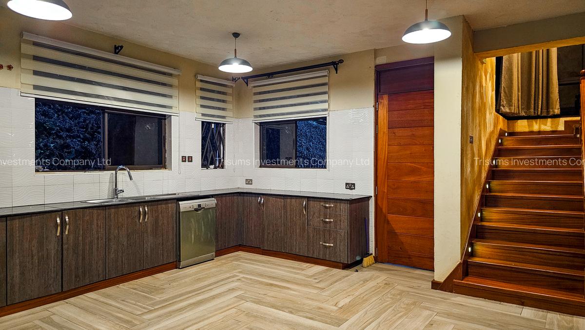 4 Bed House with En Suite in Runda - 9