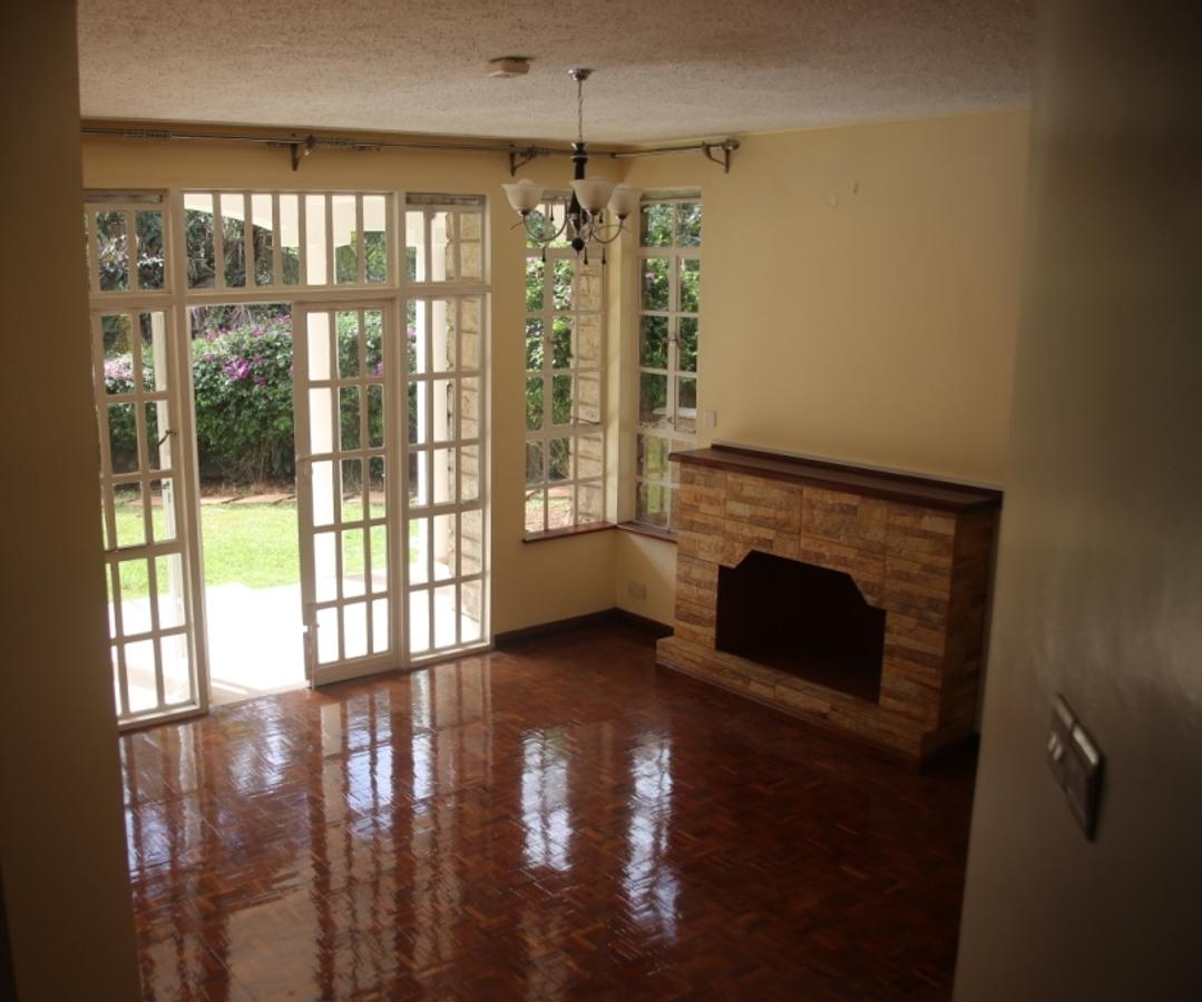 4 Bed Townhouse with En Suite in Lavington - 7