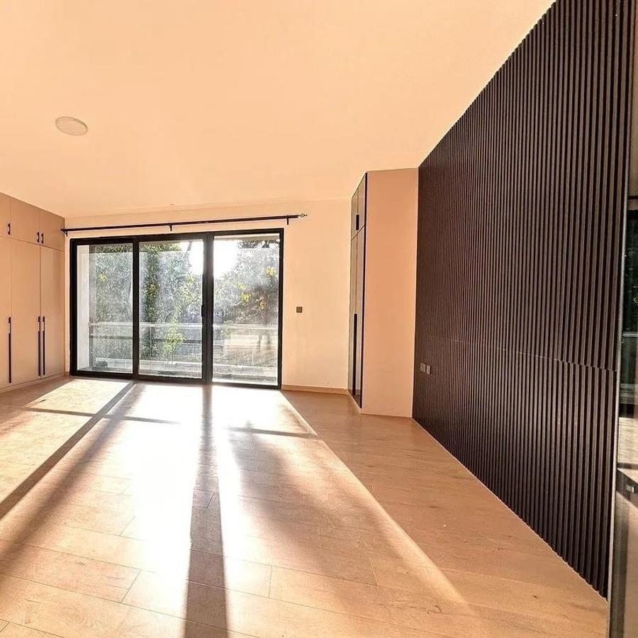 4 Bed Townhouse with En Suite in Lavington - 5