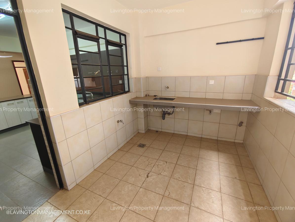 3 Bed Apartment with En Suite at Kilimani - 14