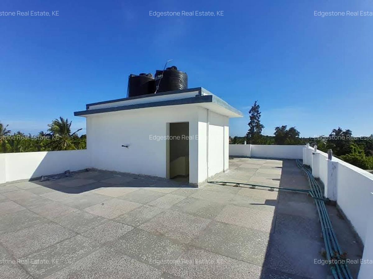 2 Bed Apartment with En Suite in Mtwapa - 11