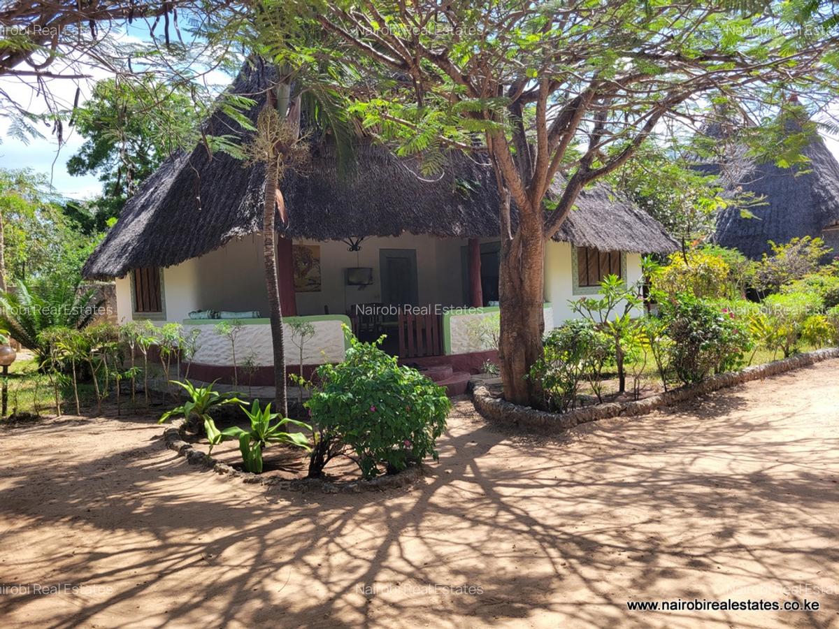 2 Bed House with En Suite in Diani - 1