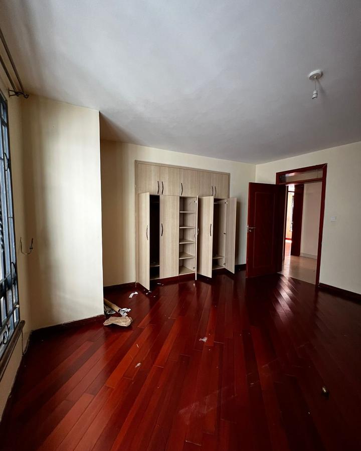 3 Bed Apartment with En Suite in Lavington - 8