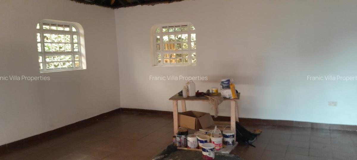5 Bed House with En Suite at Nyari Central - 2