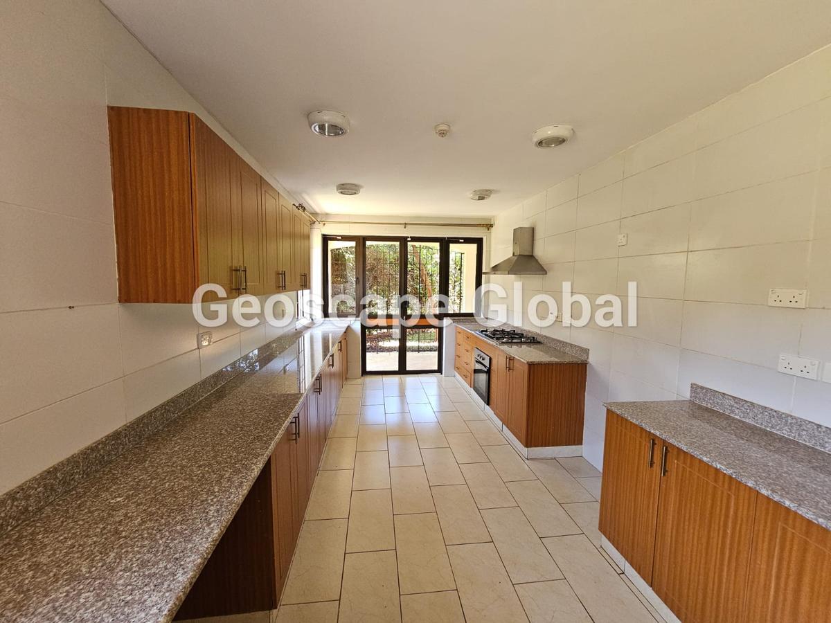 4 Bed House with En Suite in Runda - 5