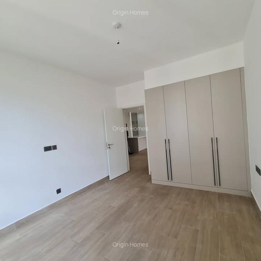 3 Bed Apartment with En Suite at Riverside Drive - 11