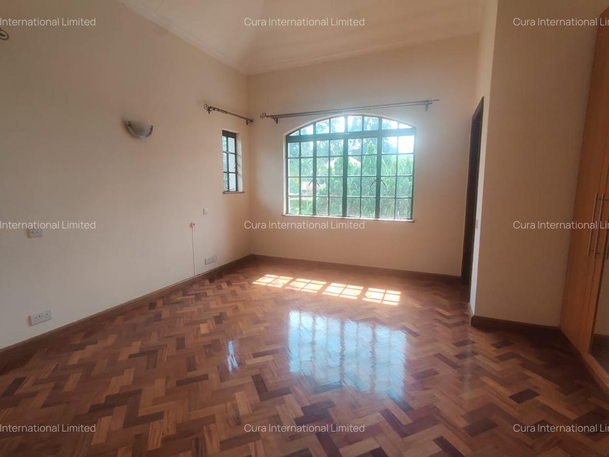 5 Bed Townhouse with En Suite in Runda - 1