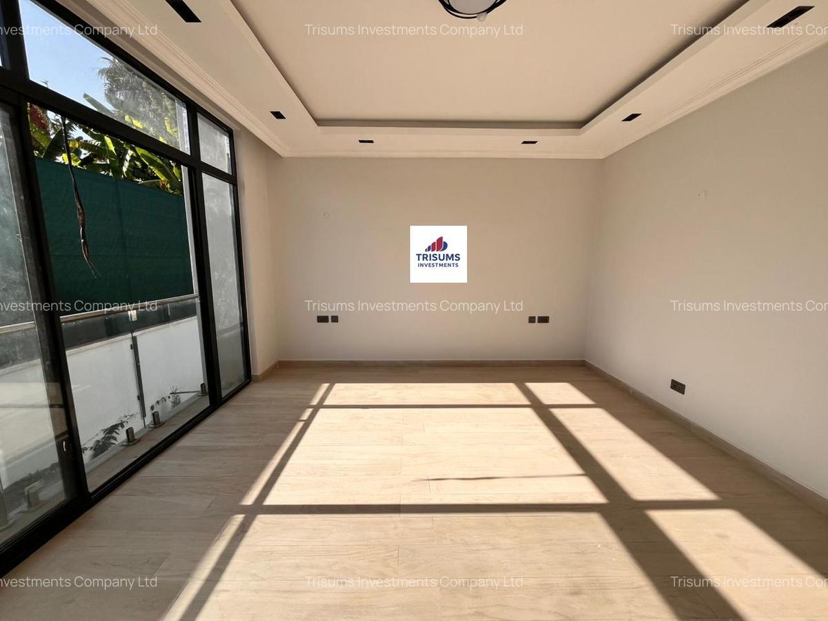 5 Bed Townhouse with En Suite in Lavington - 13