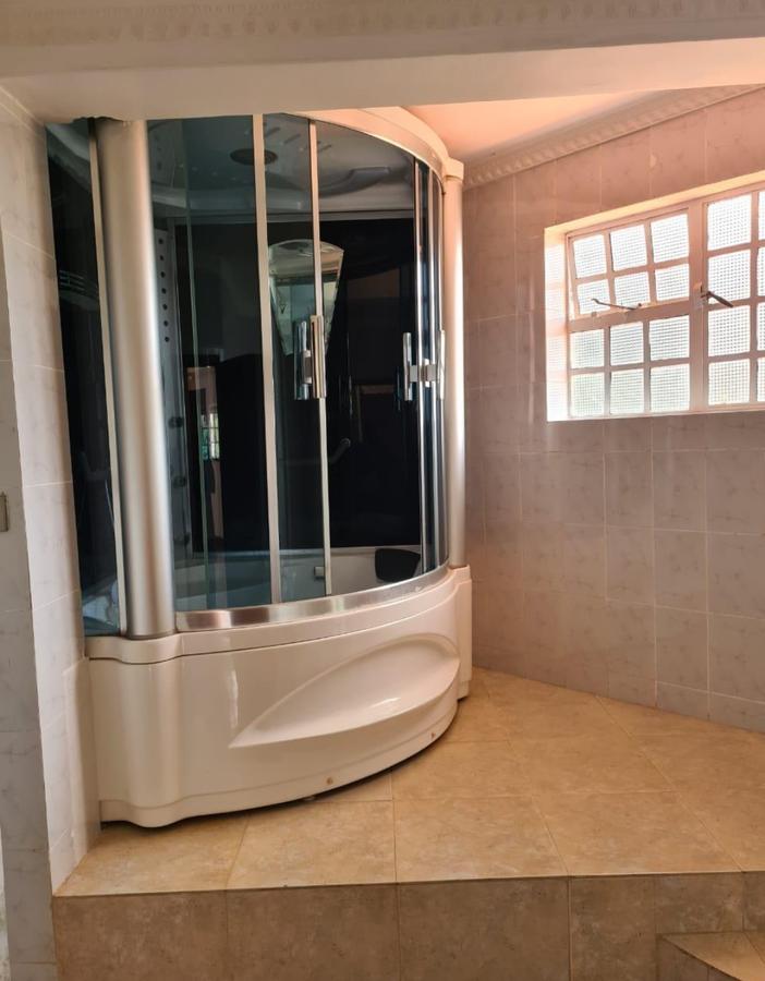 5 Bed House with En Suite in Runda - 6