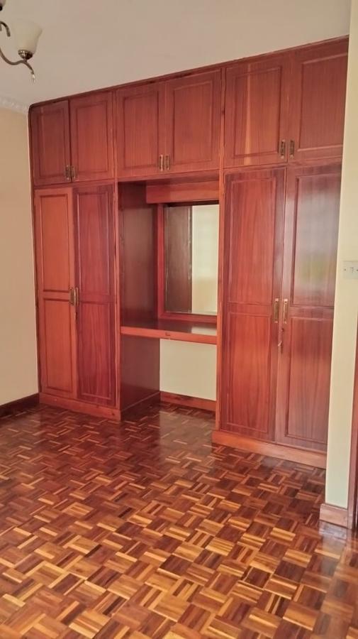 4 Bed Apartment with En Suite at Riverside Drive - 2