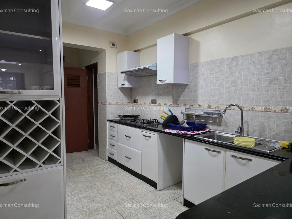 2 Bed Apartment with En Suite in Nyari - 10