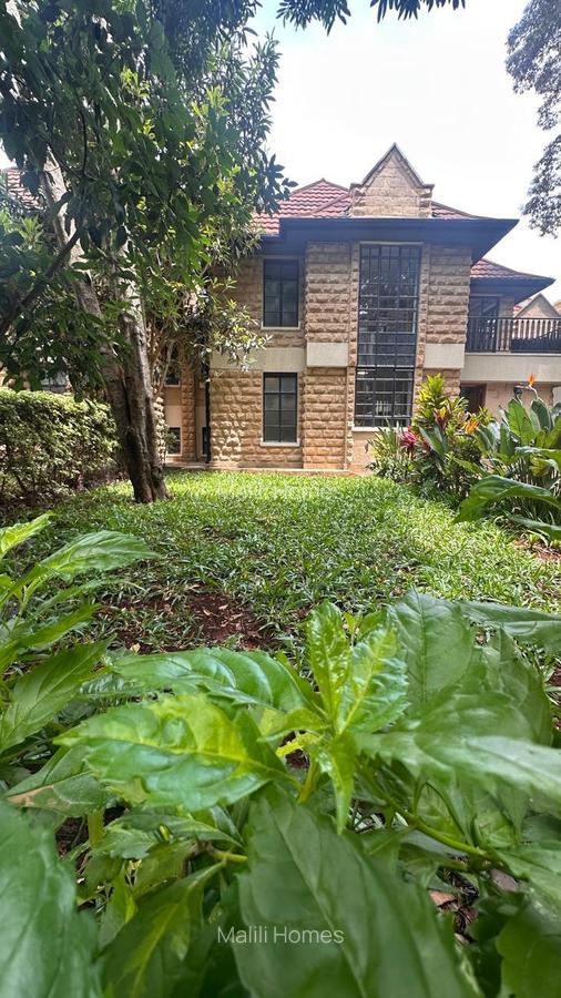 6 Bed Villa in Lavington - 1