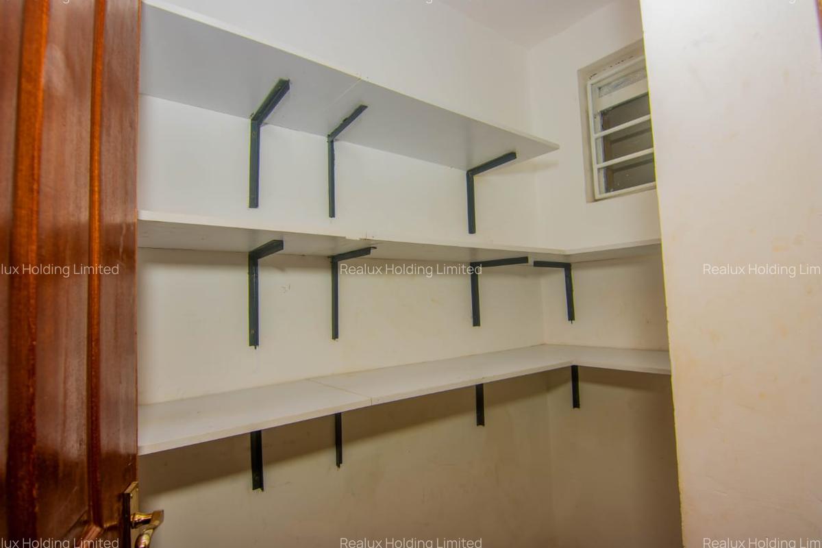 4 Bed House with En Suite in Kamangu - 18