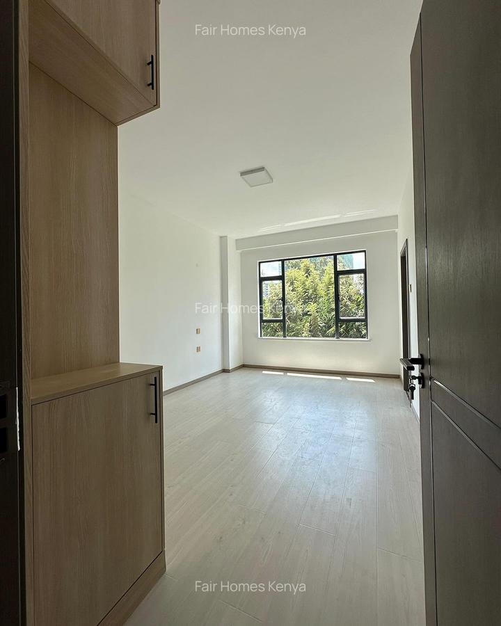 4 Bed Apartment with En Suite at Valley Arcade - 16