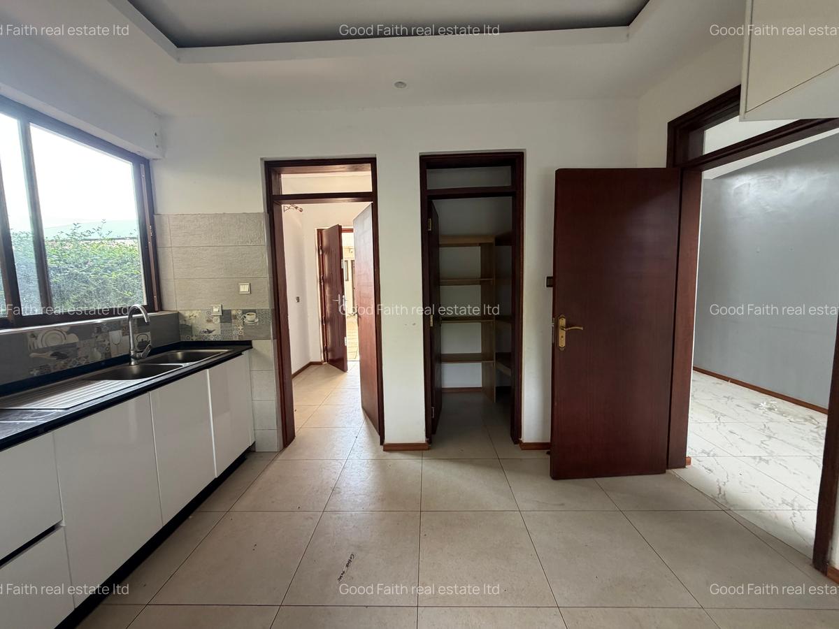 4 Bed Villa with En Suite in Kiambu Road - 6