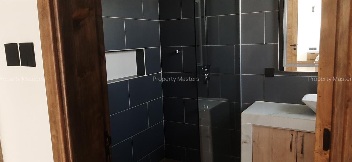 4 Bed Townhouse with En Suite at Raini - 6