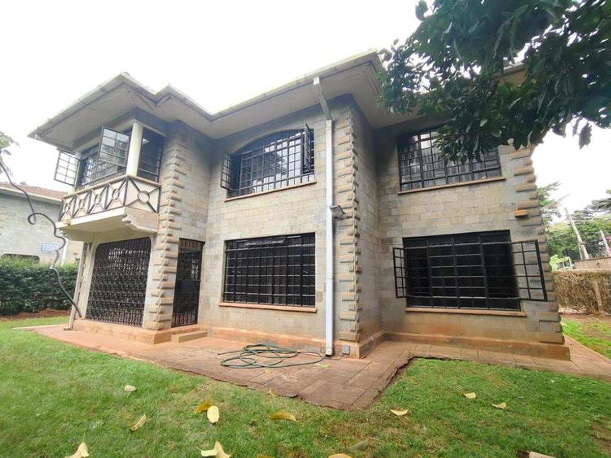 4 Bed Townhouse with En Suite at Lavington - 2