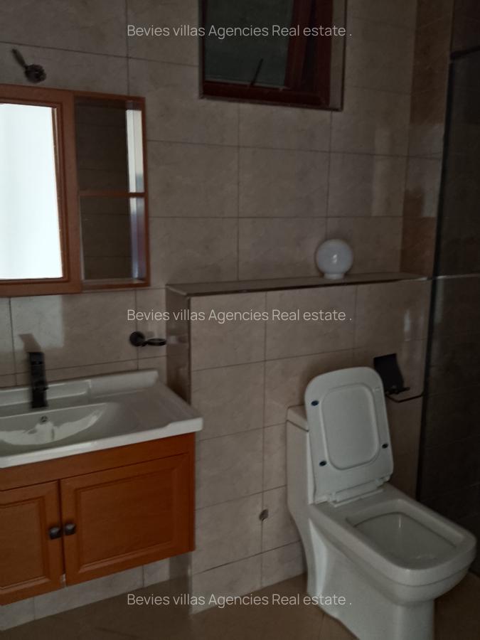 3 Bed Apartment with En Suite at Parklands - 8