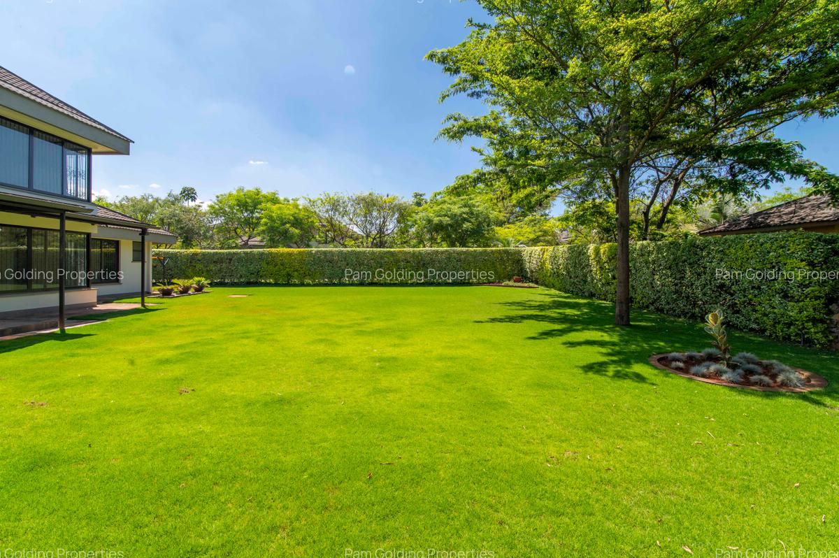 4 Bed House at Ridgeways Lane - 16