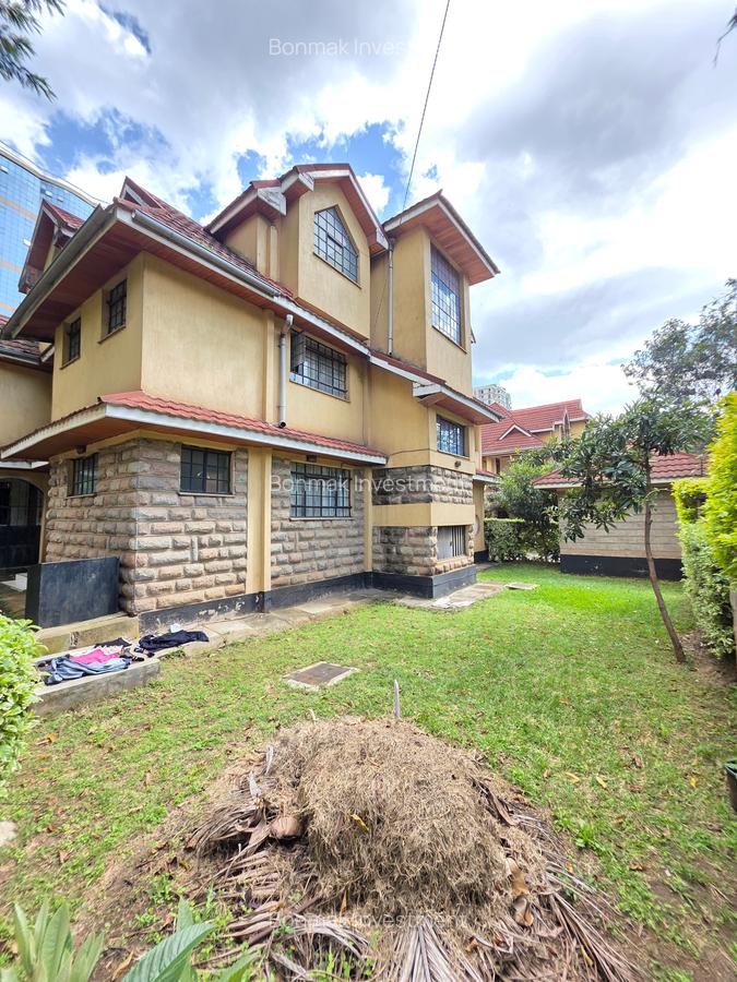 4 Bed Townhouse with En Suite at Kaputei Gardens. - 4