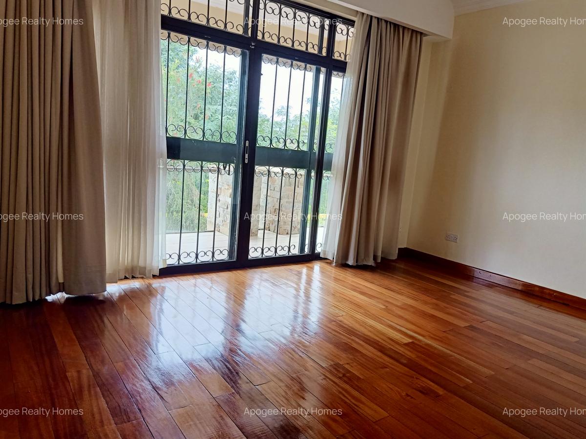 4 Bed House with En Suite at Garden Estate Road - 10