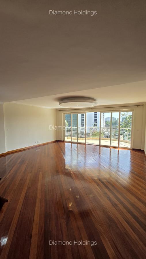 4 Bed Apartment with En Suite at Parklands - 1