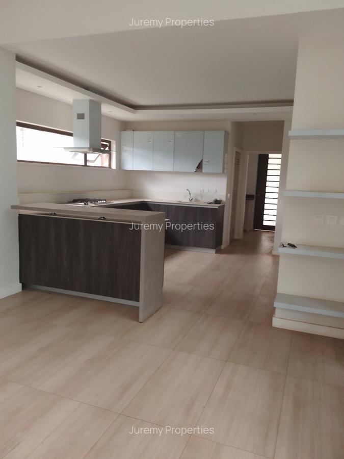 4 Bed Townhouse with En Suite in Lavington - 13