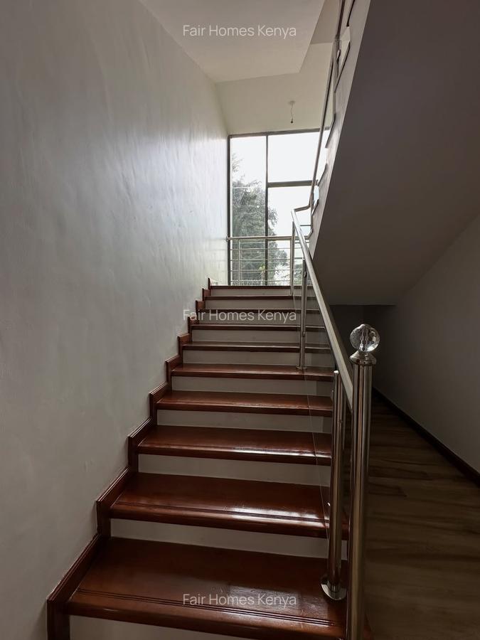 6 Bed Townhouse with En Suite at Lavington Green - 9