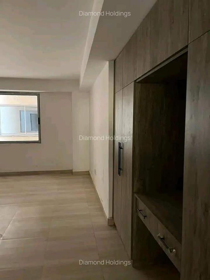 4 Bed Apartment with En Suite at Parklands - 3