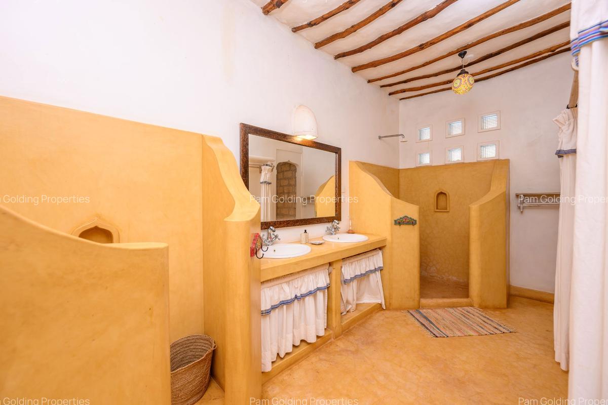 4 Bed Villa at Bofa - 19