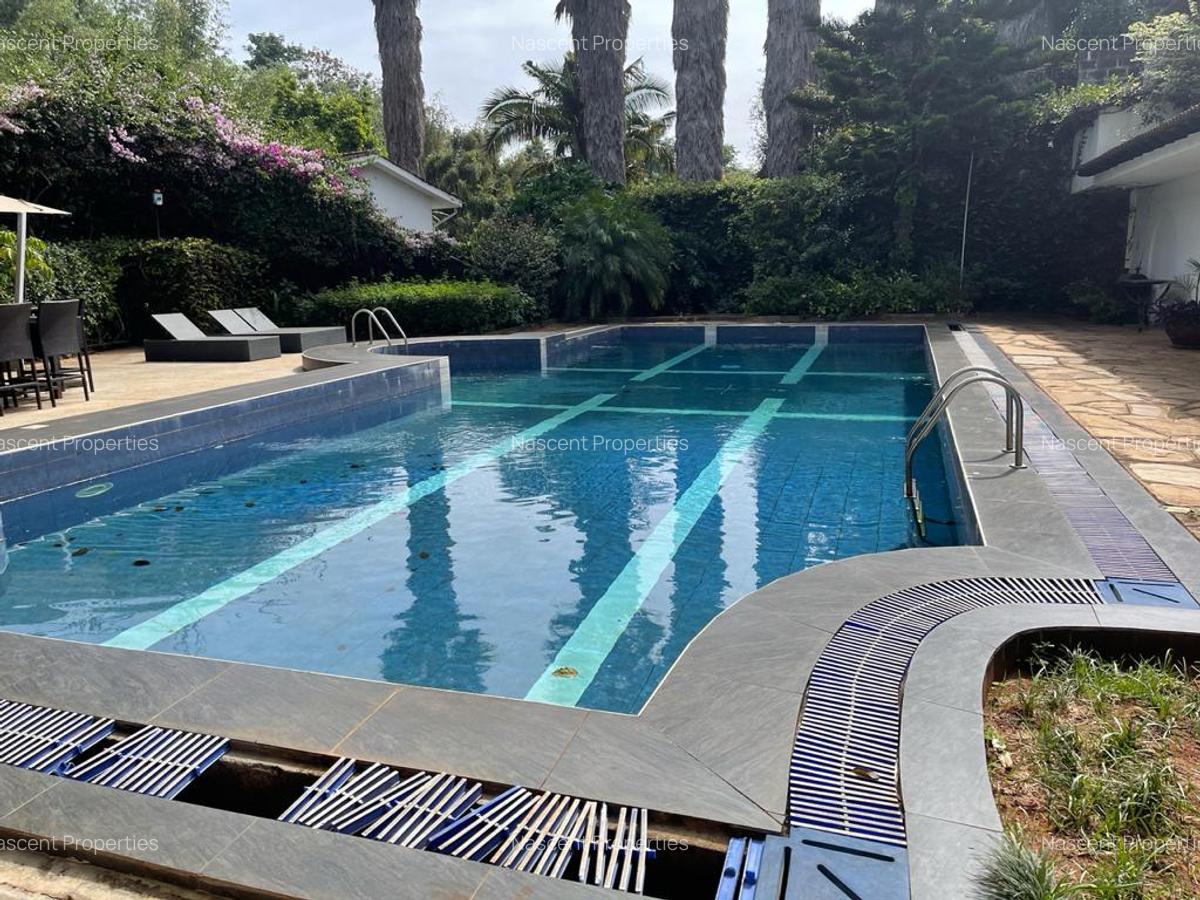 4 Bed Townhouse with En Suite in Riverside - 2