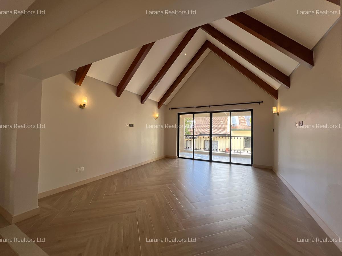 7 Bed Townhouse with En Suite at Covent Dr - 12