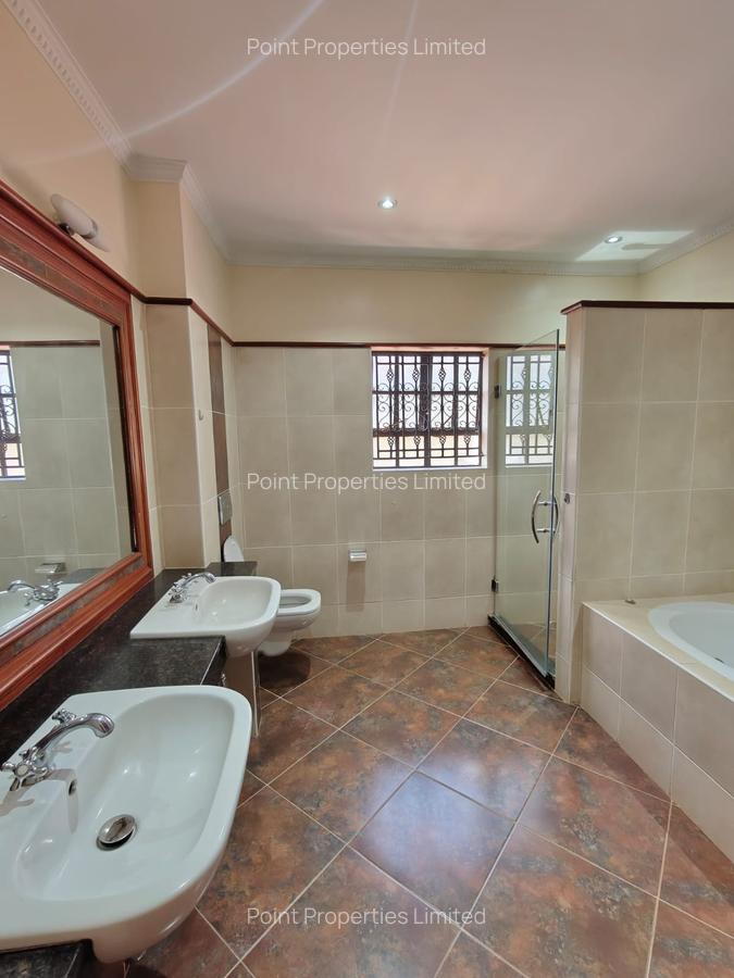 6 Bed Villa with En Suite in Karen - 12