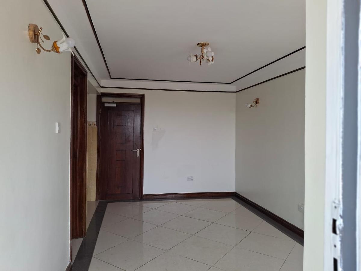 1 Bed Apartment with En Suite at Westlands - 5