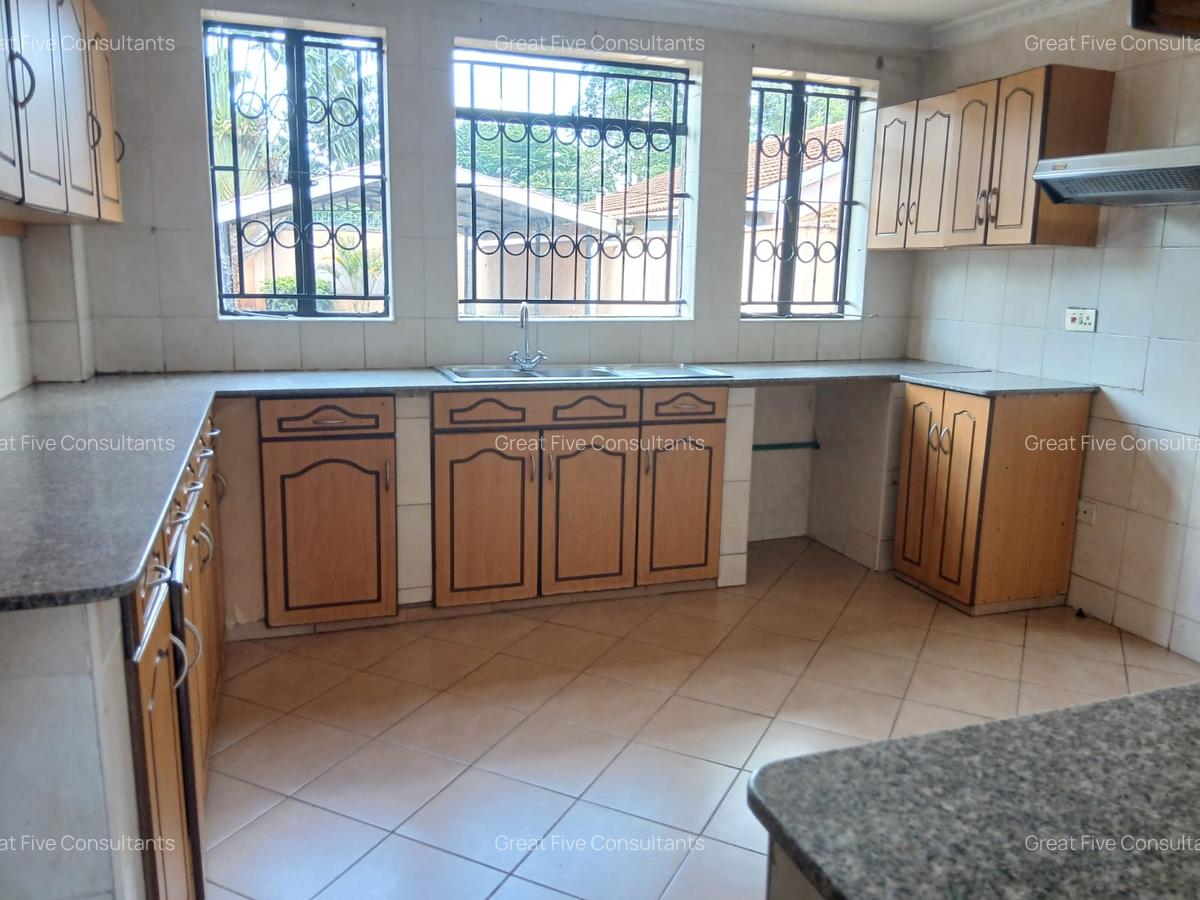 4 Bed Villa with En Suite in Runda - 5