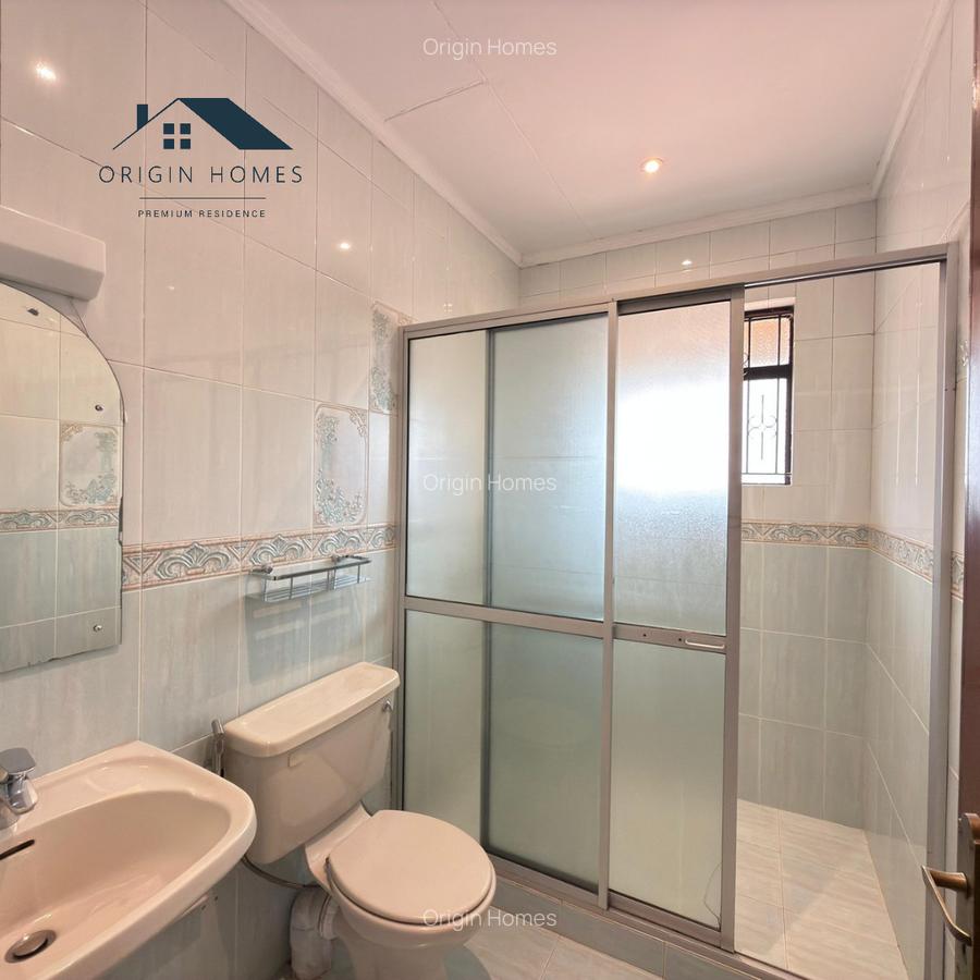 5 Bed Townhouse with En Suite at Brookside - 16