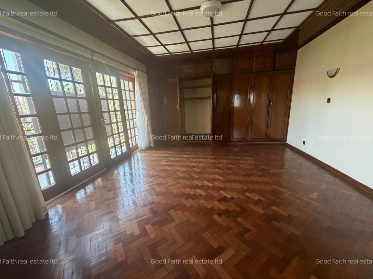 6 Bed House with En Suite in Runda - 17