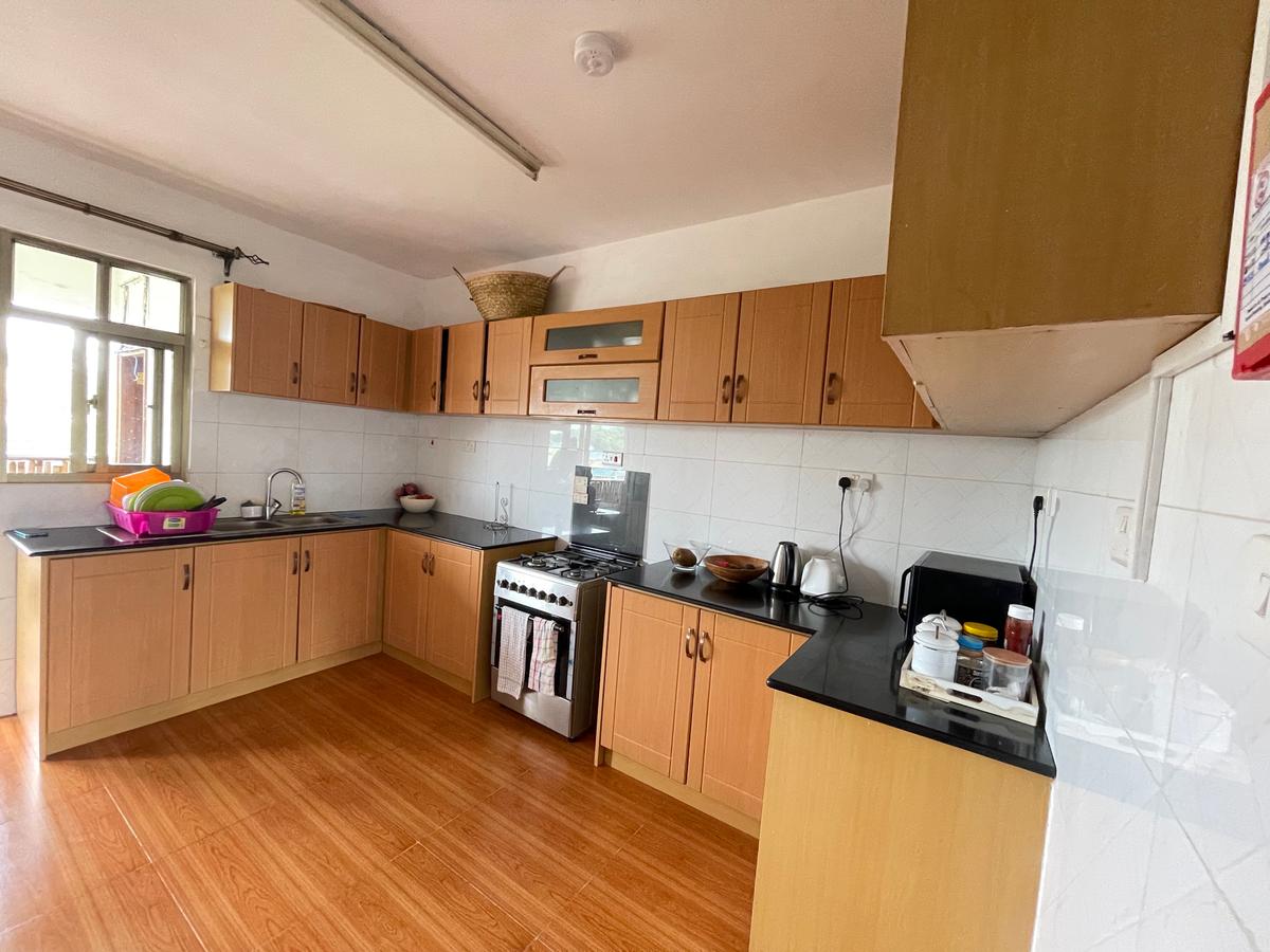 2 Bed Apartment with En Suite in Lavington - 9